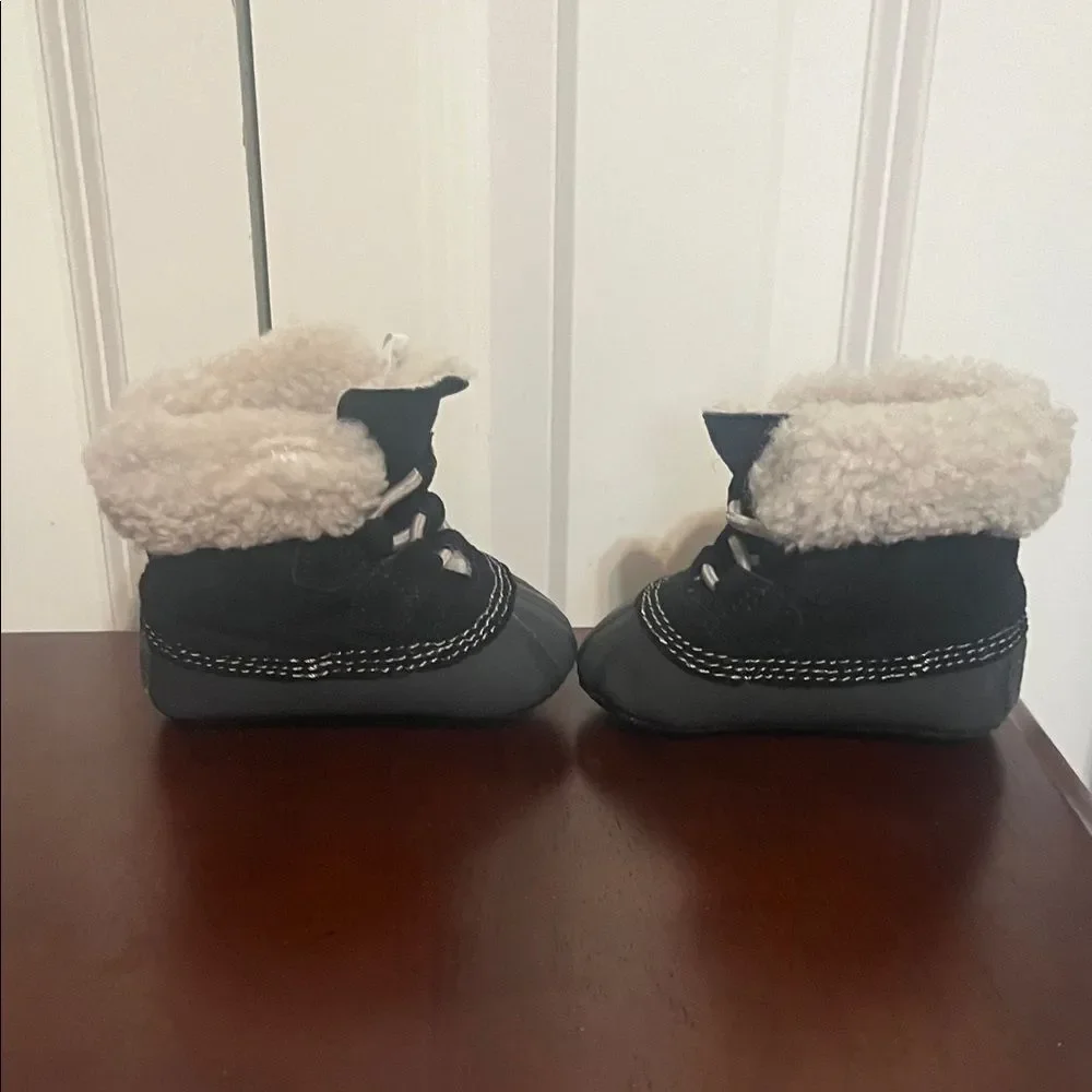 Sorel Caribootie Shearling Black Cream Infant Baby Boots Booties 3 $50 MSRP